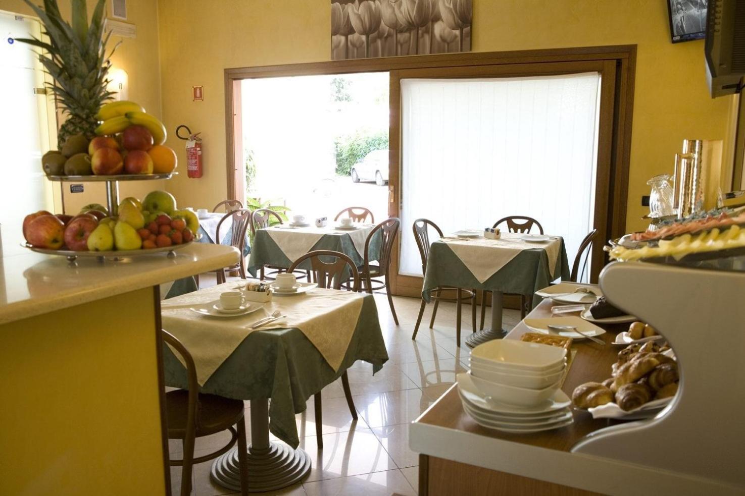 Hotel Cris 3*